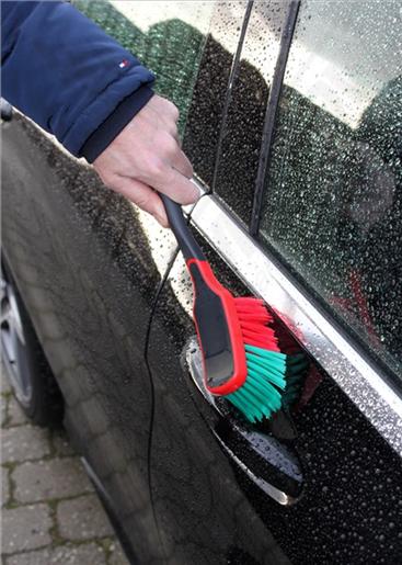 525252 Univerzálna kefa